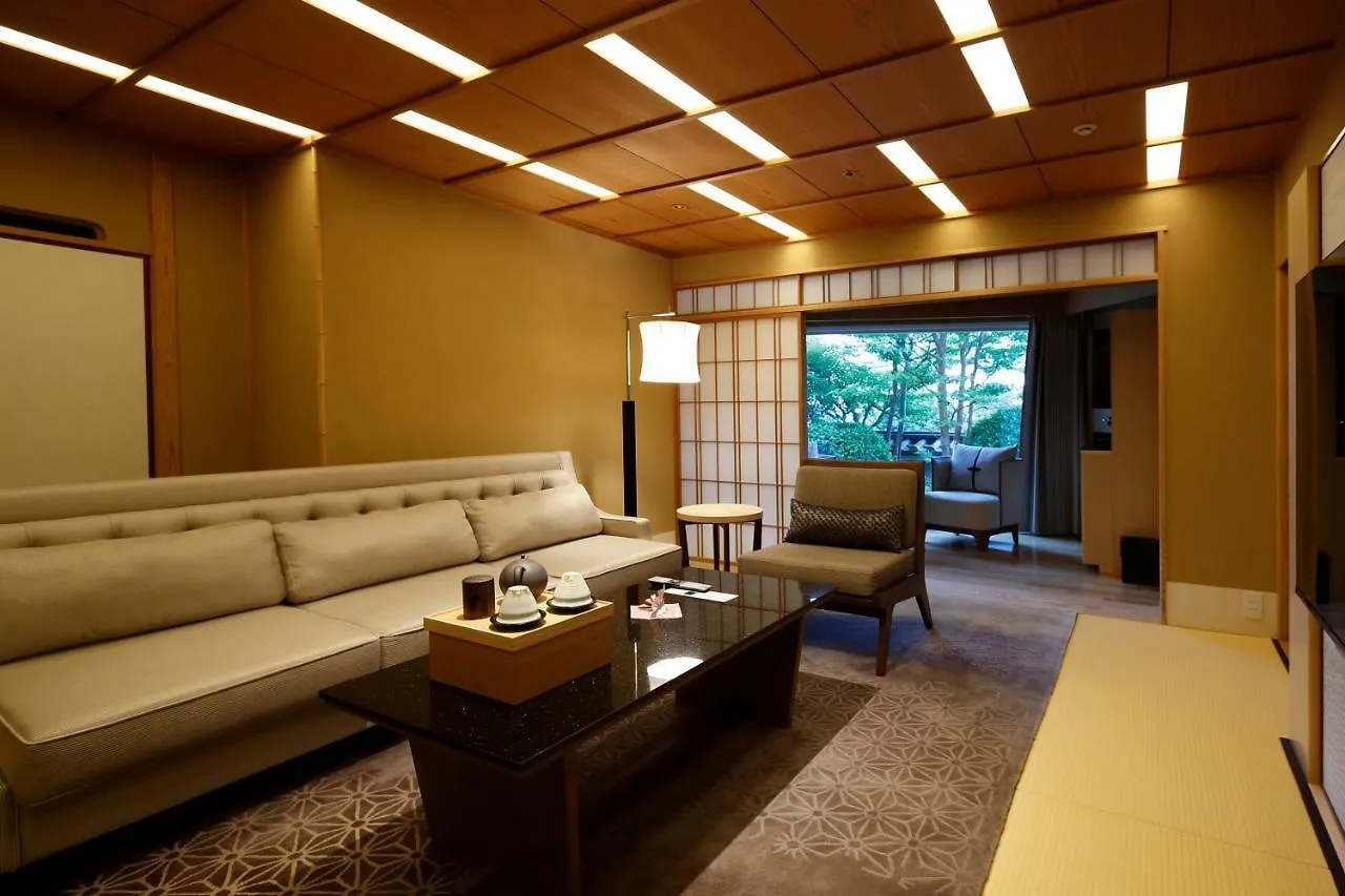 *****  Hotel Gajoen Tokio Japonia